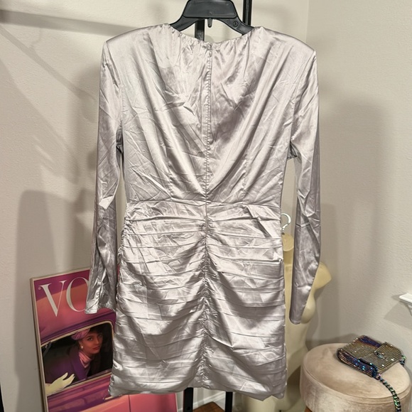 NWT Astr the Label Women's Petrova Crossed Cutout Dress - Silver - Picture 6 of 7